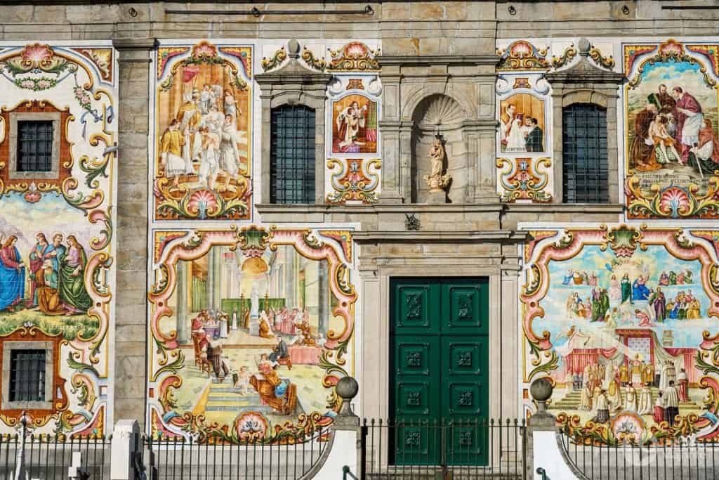 Azulejos de la iglesia de Válega, una de las iglesias más bellas de Portugal