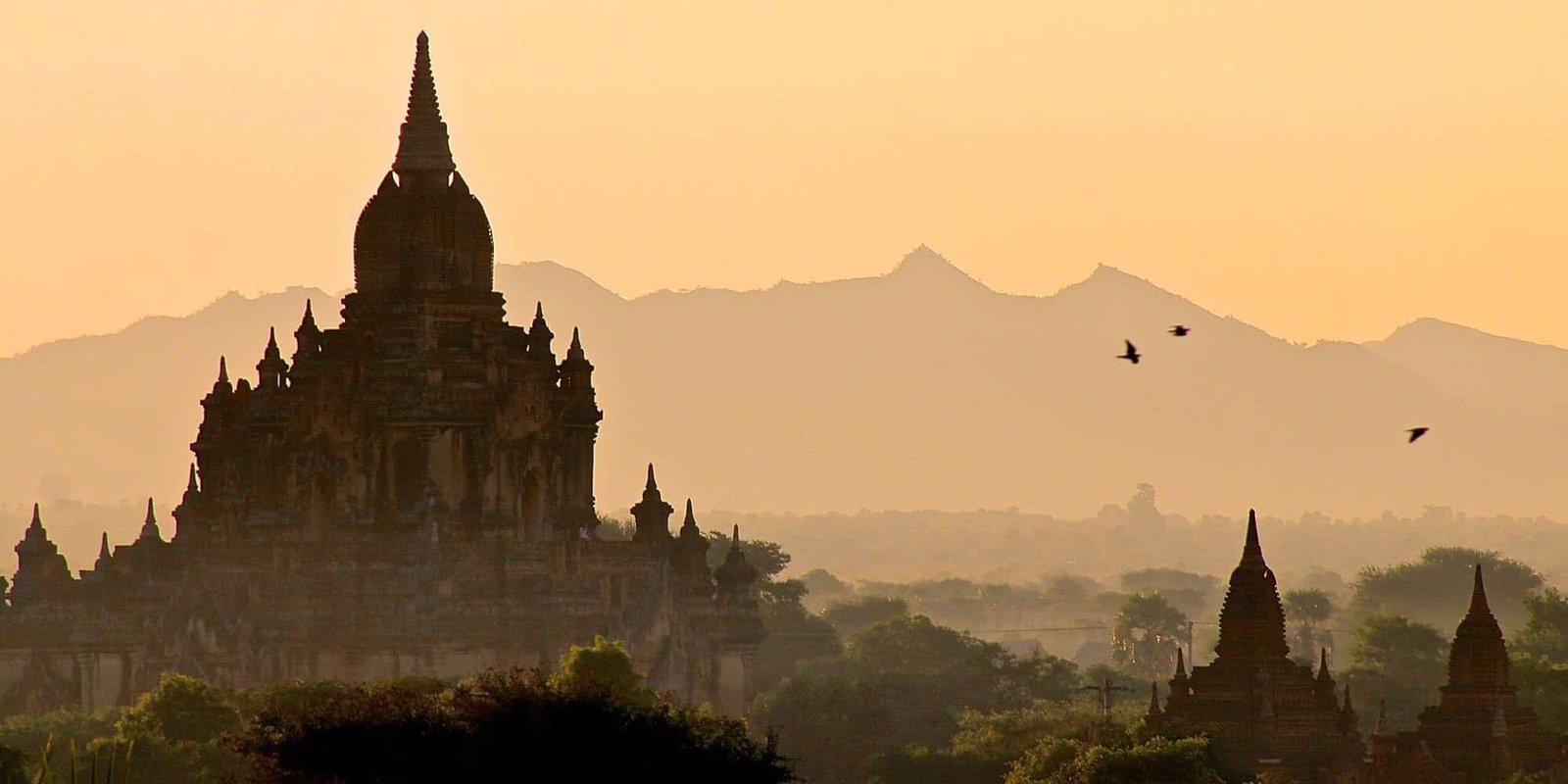 Salida del sol Bagan Balloons