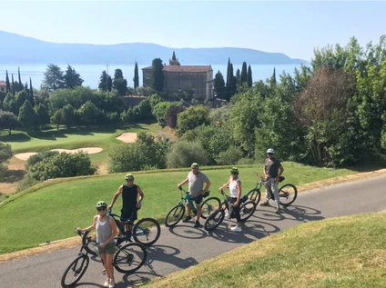 Excursión en bicicleta eléctrica por el lago