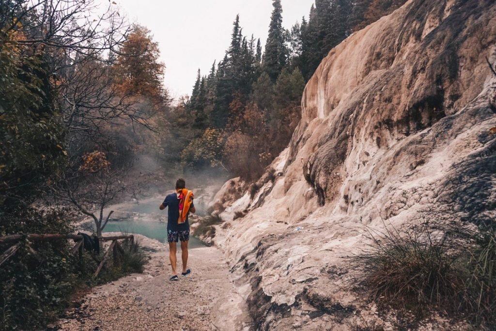 Entrada a los baños termales gratuitos de Bagni San Filippo Terme San Filippo Cómo llegar