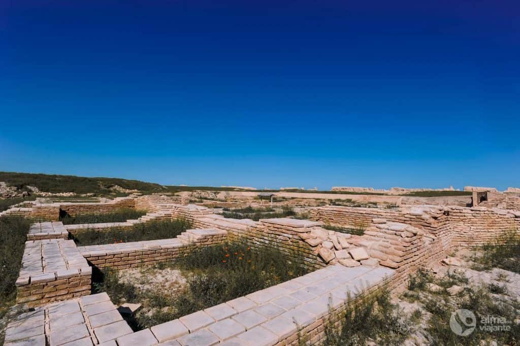 Visita Sauran, Kazajstán