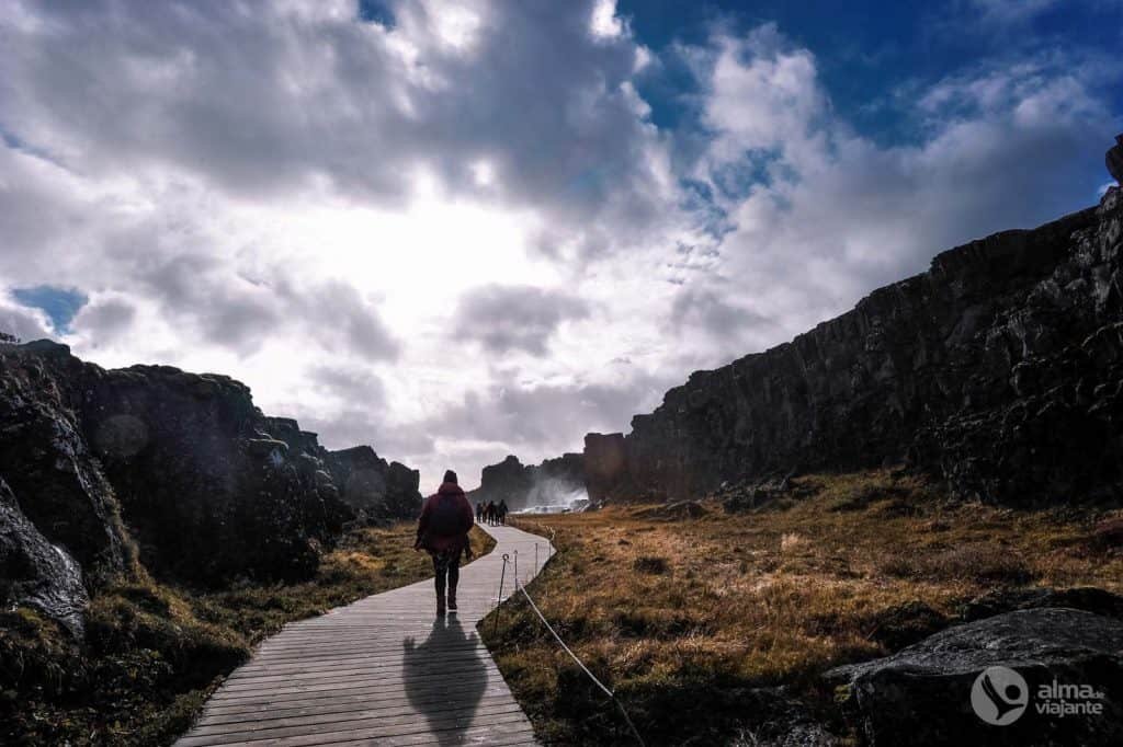 Pasarelas en el Parque Nacional Thingvellir