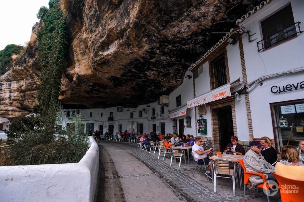 Pueblos Blancos: Setenil de las Bodegas