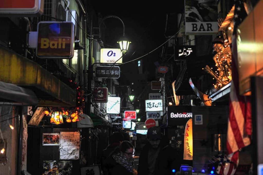 Salir de noche en Golden Gai