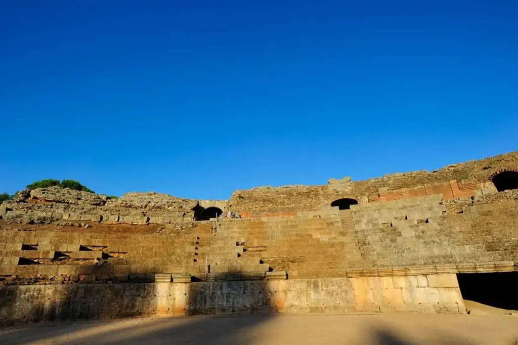 Bancos de anfiteatro romano