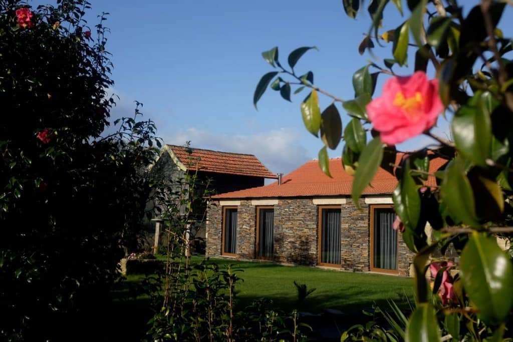Exterior de las habitaciones de Casa Valxisto, Quintandona