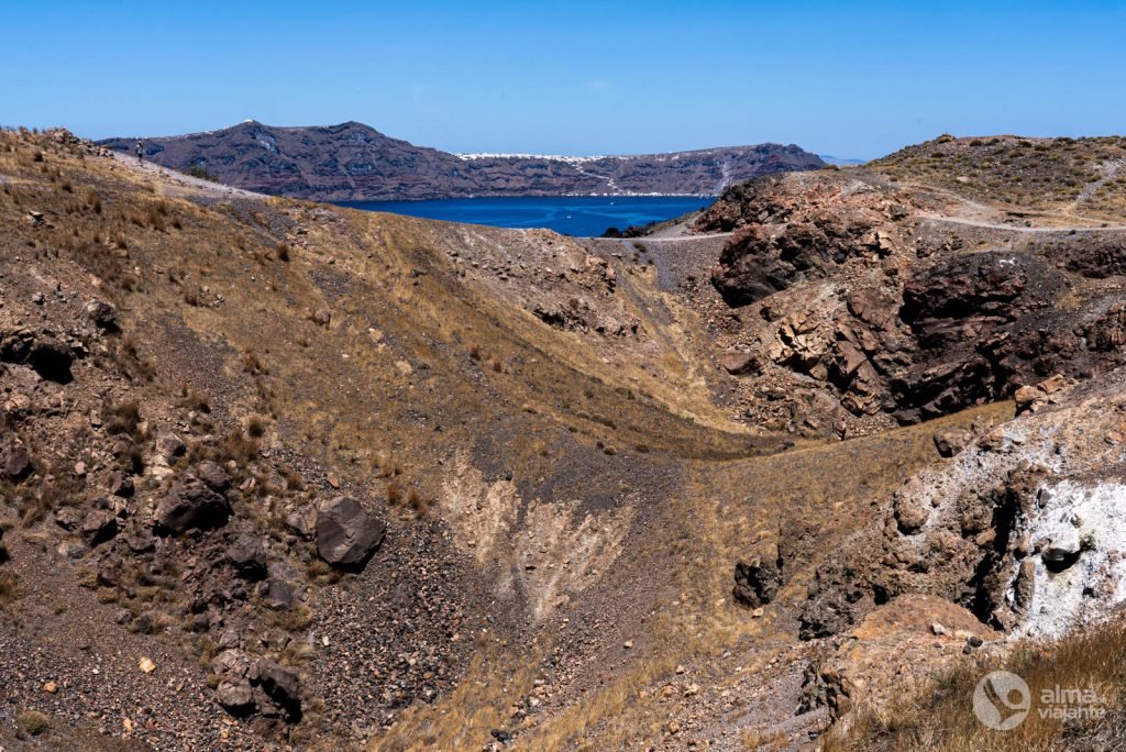 Caminata por el volcán Nea Kameni