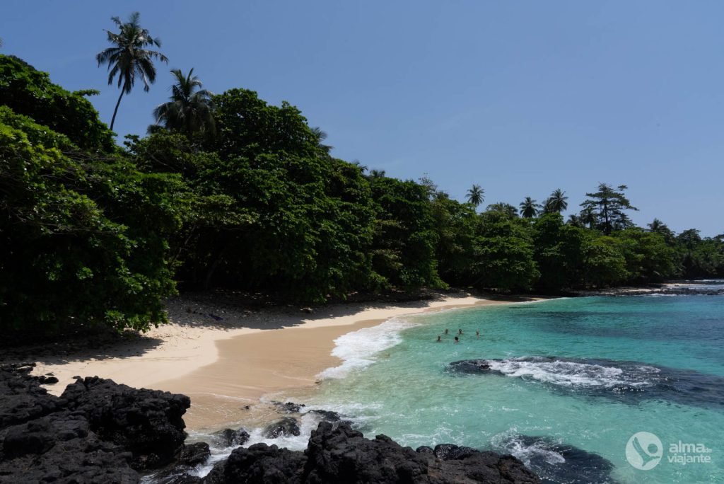 Playa Café, Islote Rolas