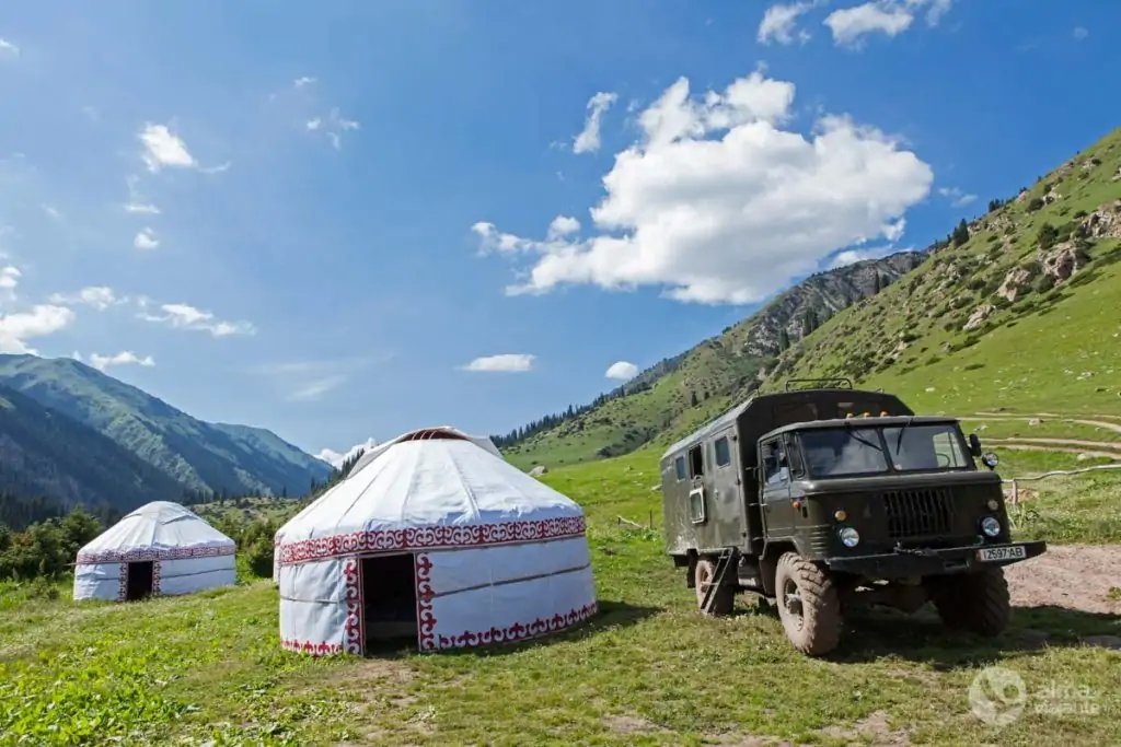 Valle de Altyn Arashan, Kirguistán