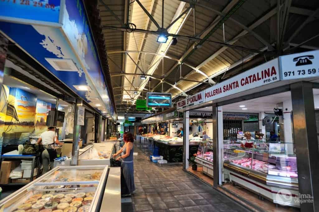 Visita Palma de Mallorca: Puestos de pescado y marisco en el Mercado de Santa Catalina