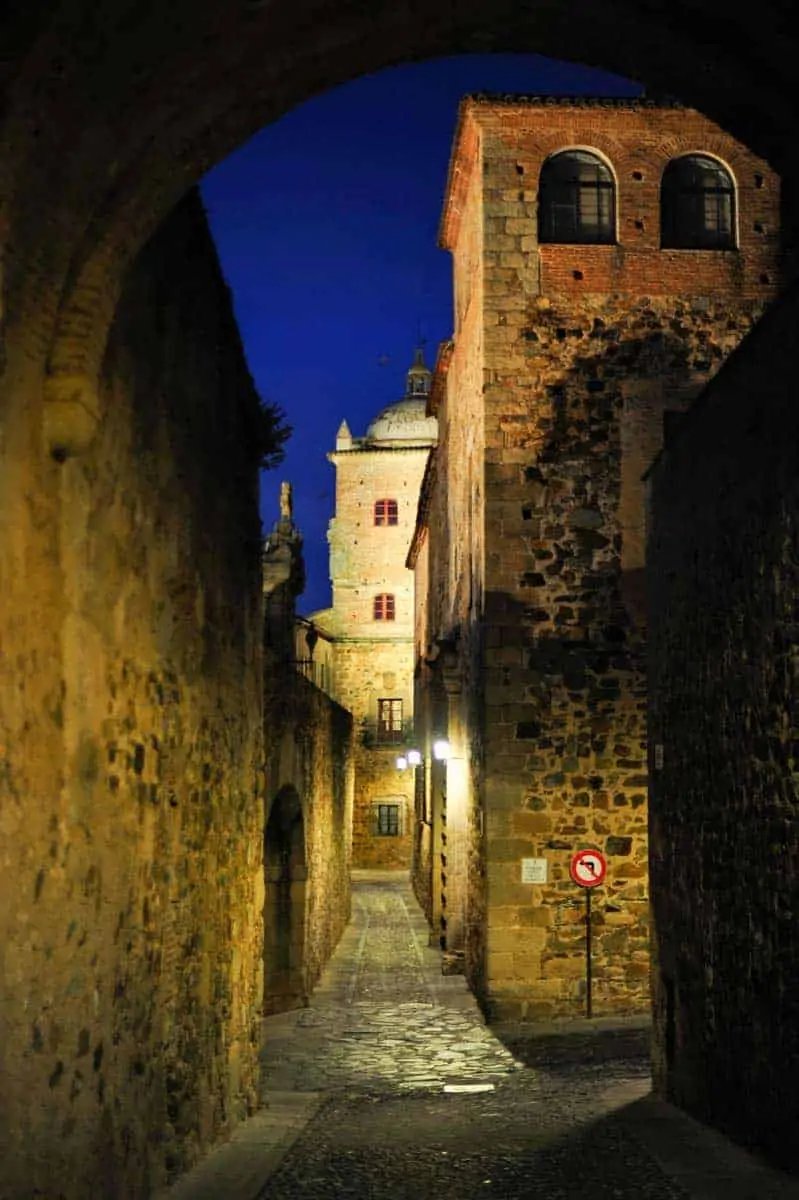 Calle Adarve de la Estrella, Cáceres
