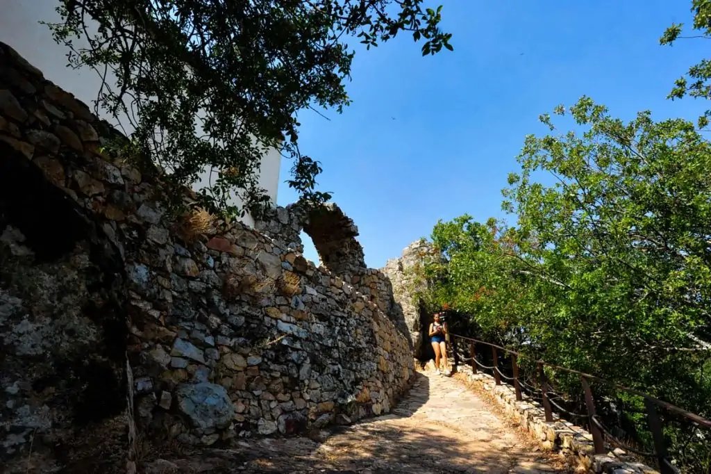 Acceso al Castillo de Monfragüe