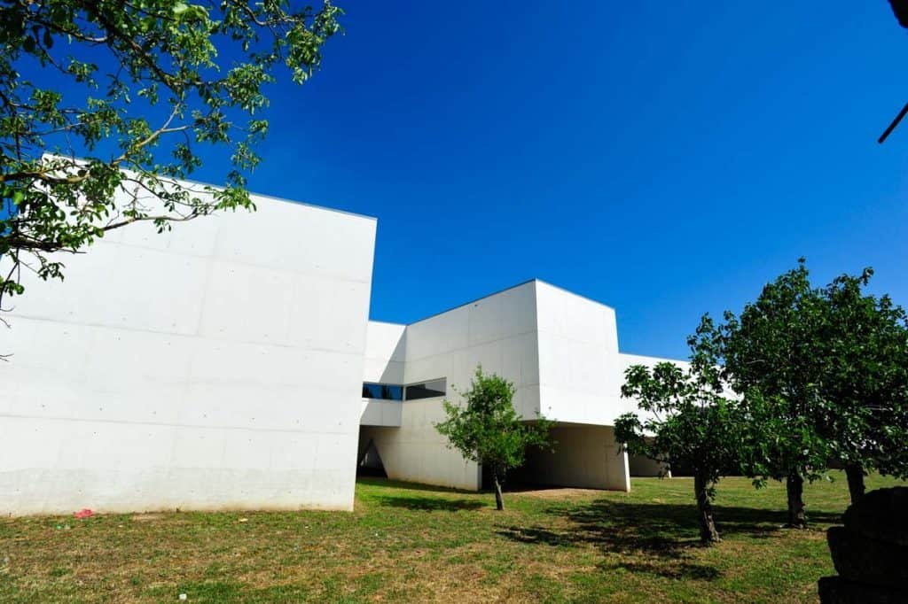 Museo de Arte Contemporáneo, del arquitecto Siza Vieira