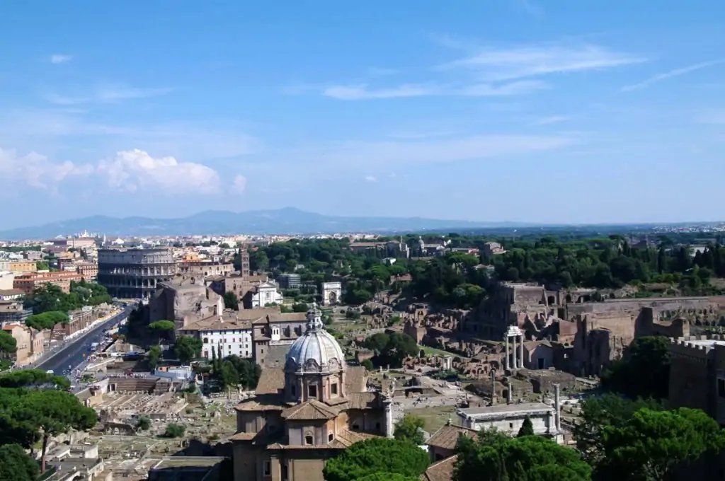 La ciudad de Roma vista desde la terraza Vittoriano