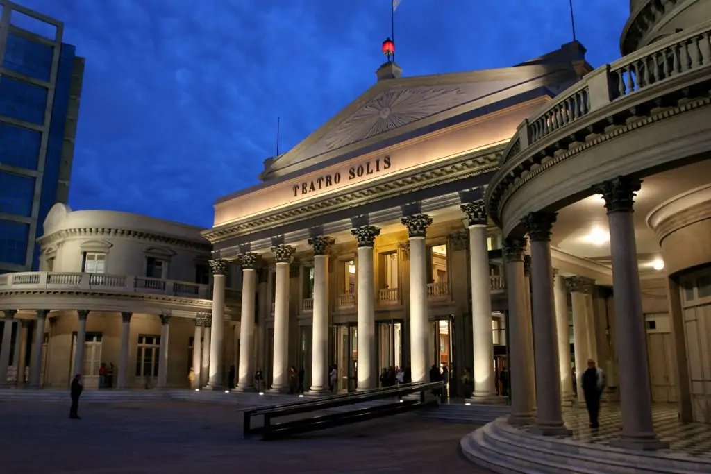 Qué hacer en Montevideo: visitar el Teatro Solís