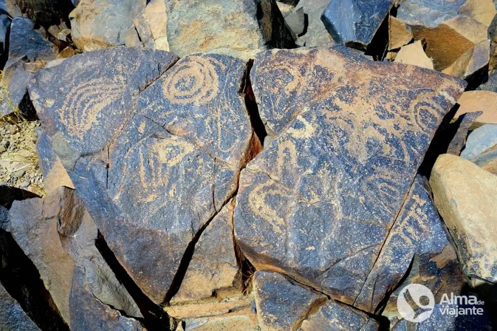 Grabados rupestres en Jbel Adad