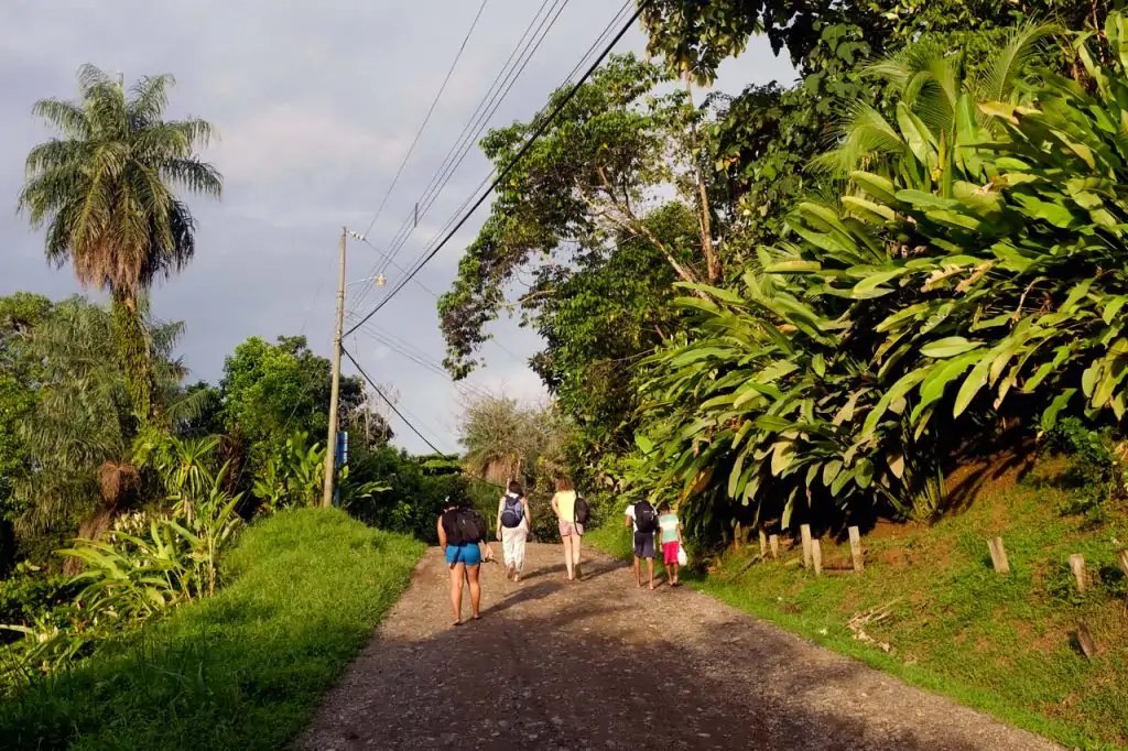 Subida al pueblo de Bahía Drake