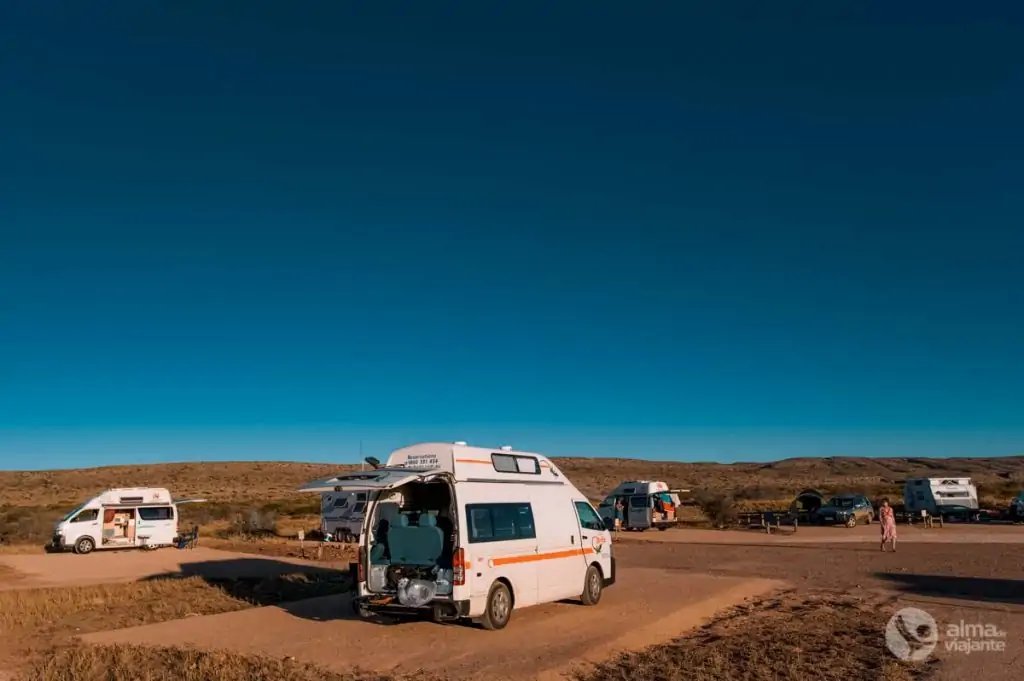 Autocaravana en la playa de Tulki