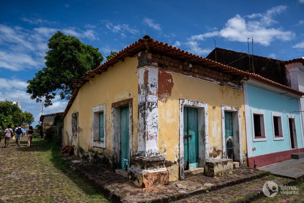 Edificios en mal estado de conservación en Alcántara